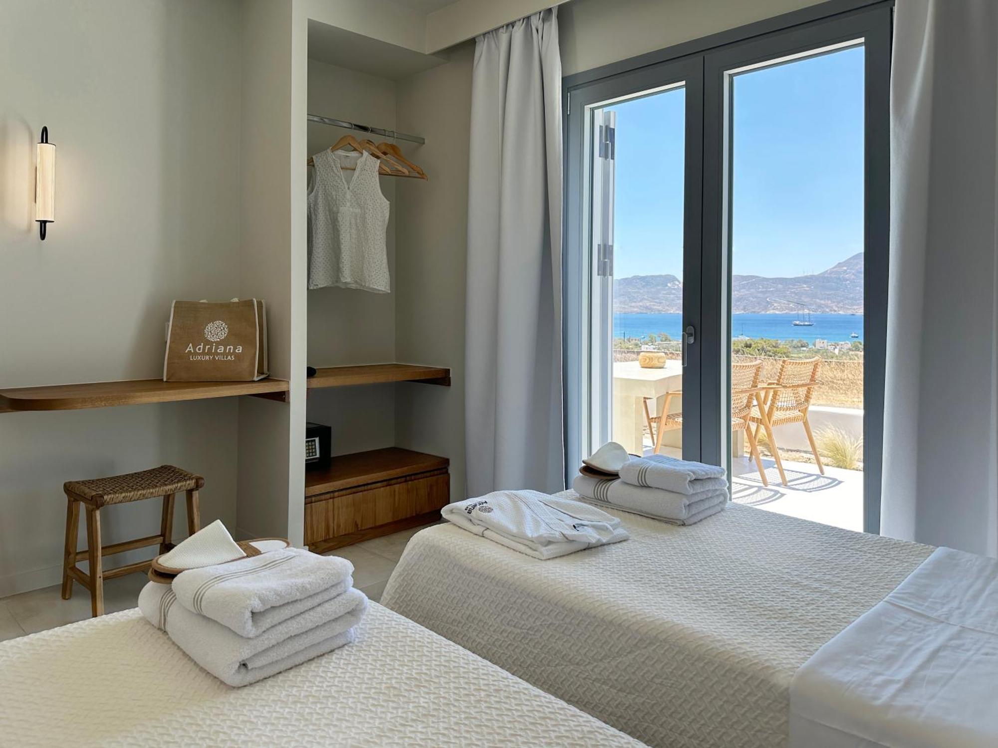Adriana Luxury Villas Adamantas  ภายนอก รูปภาพ